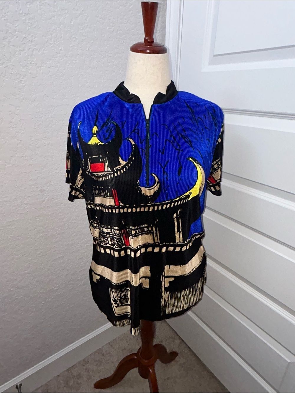 Jamie Sadock Asian Temple Graphic Print Pagoda Crinkle Short Sleeve Shirt Top